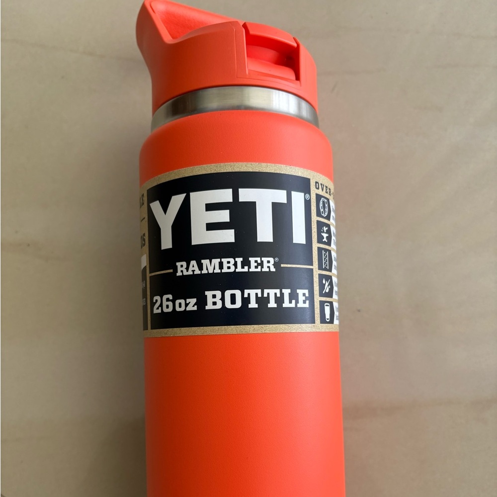 YETI Rambler 26oz Bottle,Vacuum Insulated,Stainless Steel- Vibrant Orange/Papaya